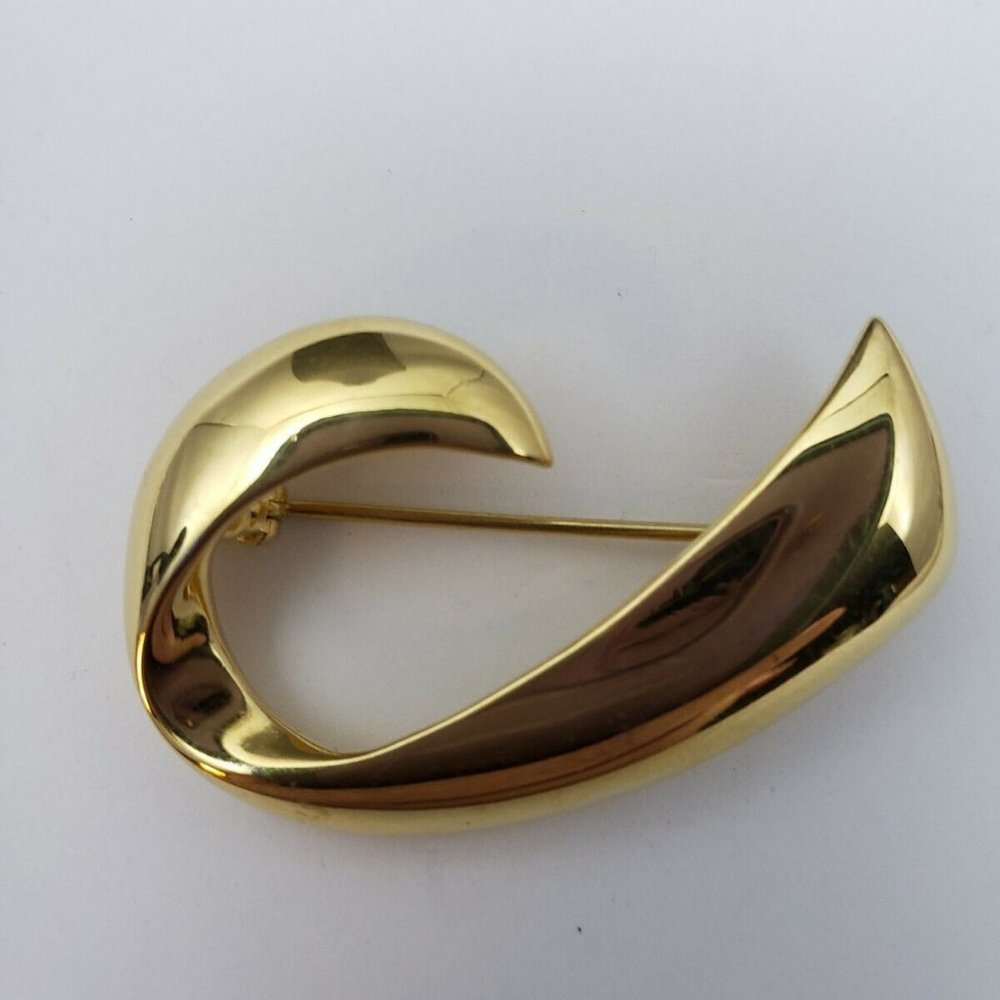 Goldtone Monet Heavy Brooch